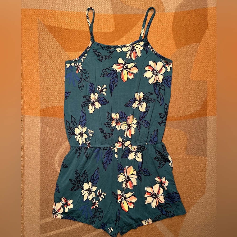 Adjustable Hibiscus Teal jumper w Deep Pockets and back cut out detail! M